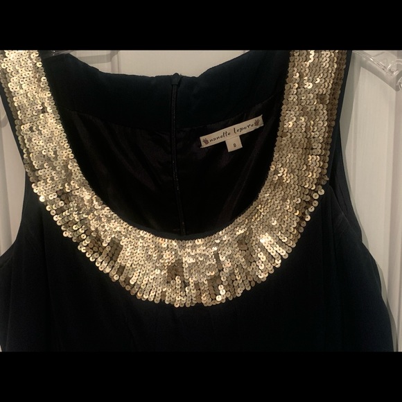 Navy and gold beaded silk dress with rosettes. - Picture 5 of 9